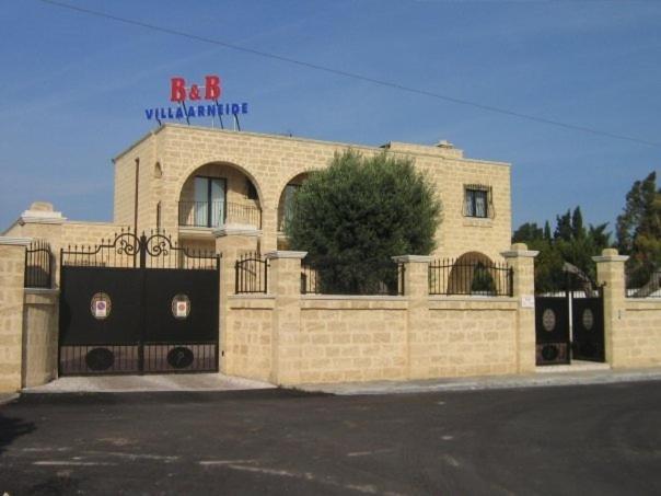 Villa Arneide Bed And Breakfast Torre Lapillo Exterior photo